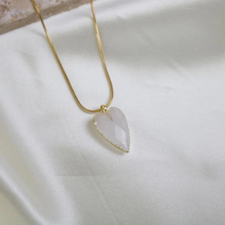 Caro // Heart Pendant Necklace