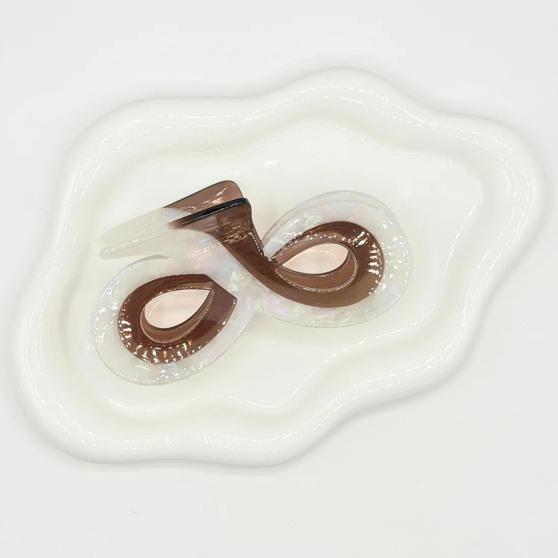 Aki Infinity Cellulose Acetate Hair Claw Clips