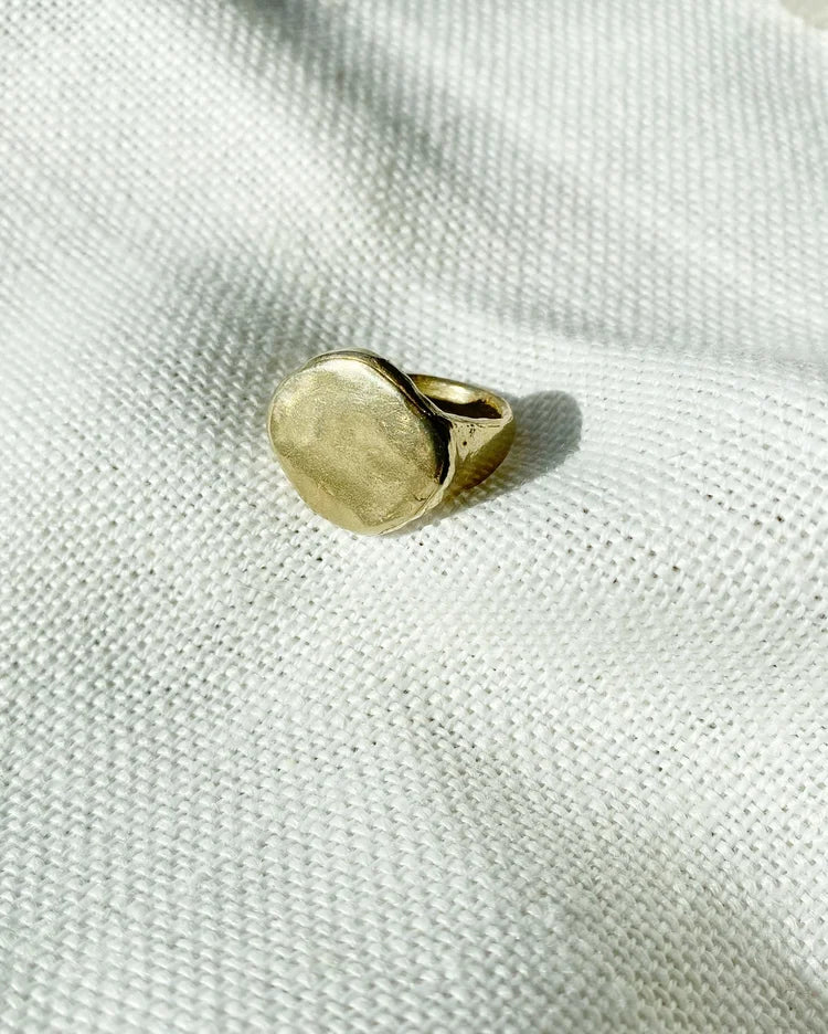 Circe Signet Ring Bronze