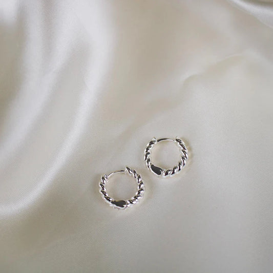 Elanor // Twisted Huggie Hoops