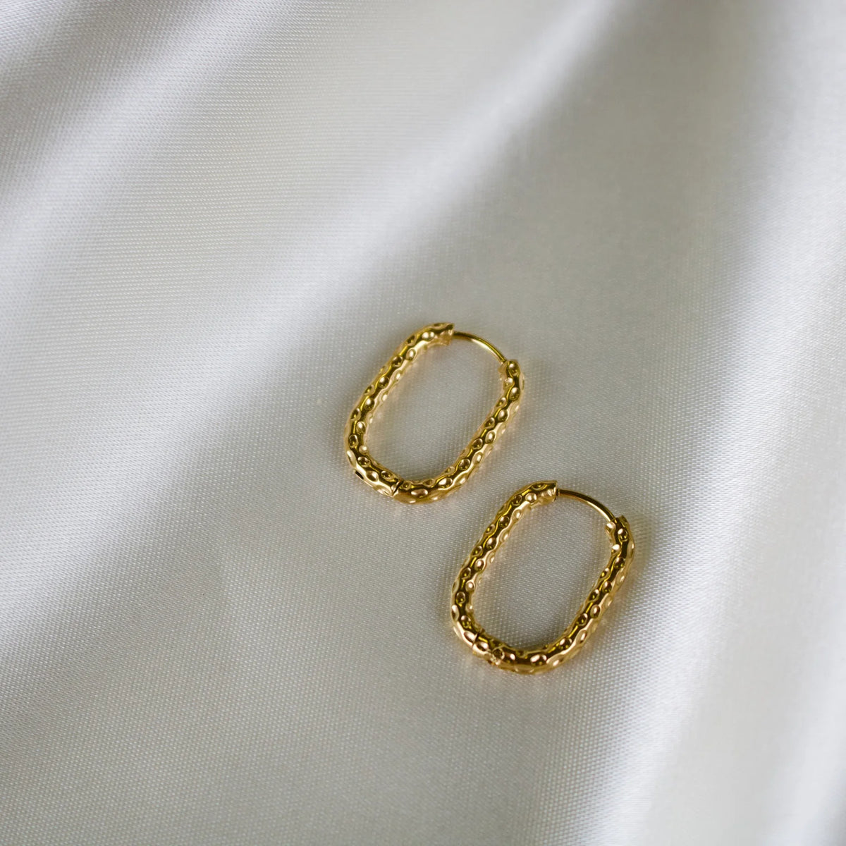 Bayley Hammered Oval Hoops