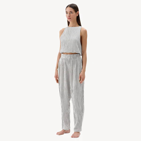 Crinkle Keyhole Tank Top